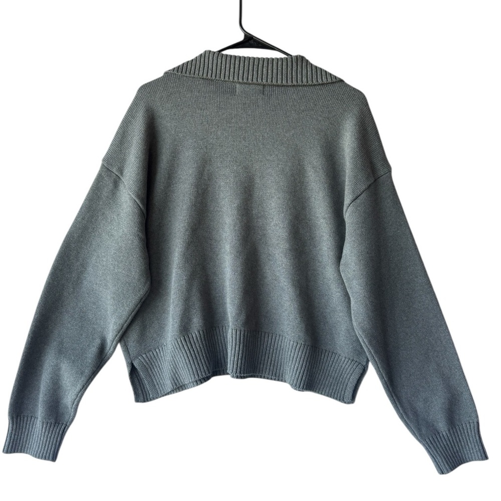 ✨2 for 1✨ Gray Cotton V-Neck Collared Sweater - Picture 3 of 6